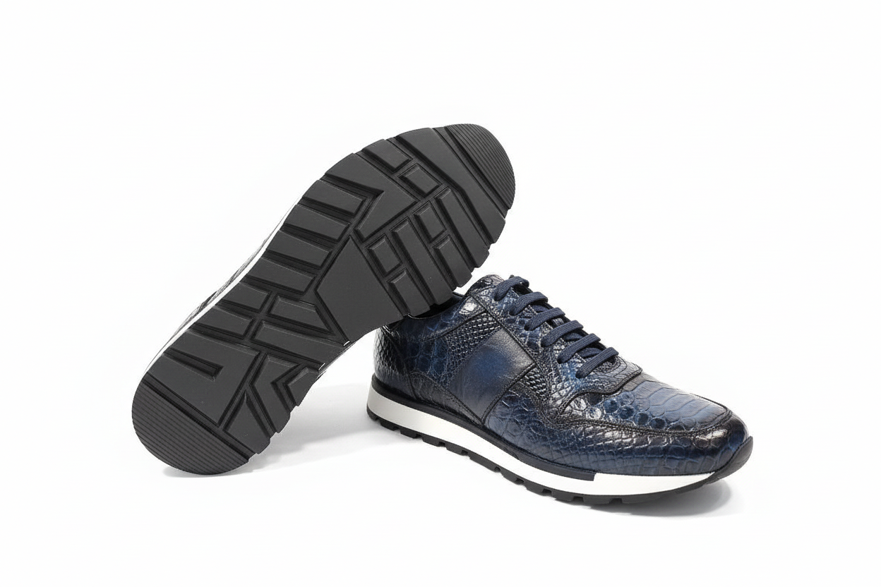 Baskets cuir bleu marine texturé crocodile - détail semelle