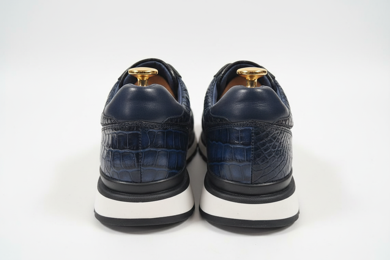 Baskets cuir bleu marine texturé crocodile - vue arrière