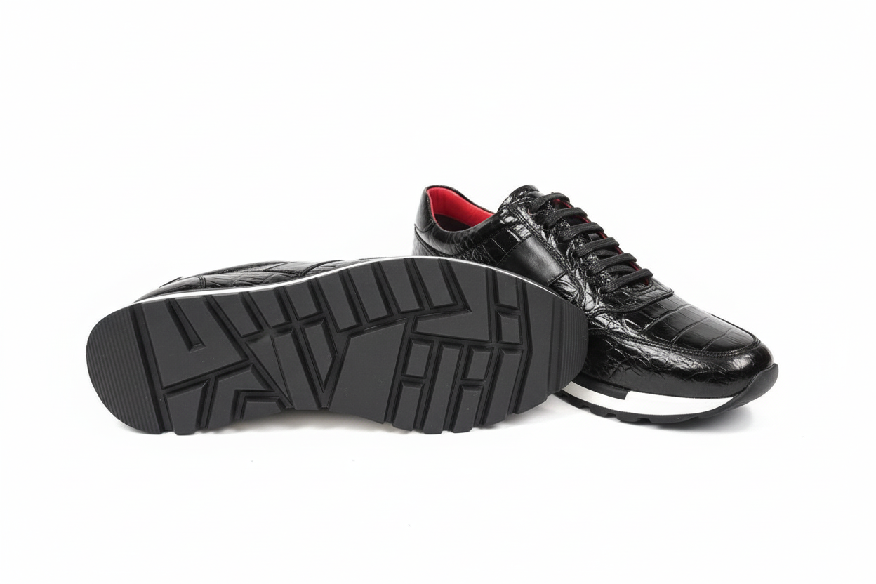 Baskets cuir noir texturé crocodile - détail semelle