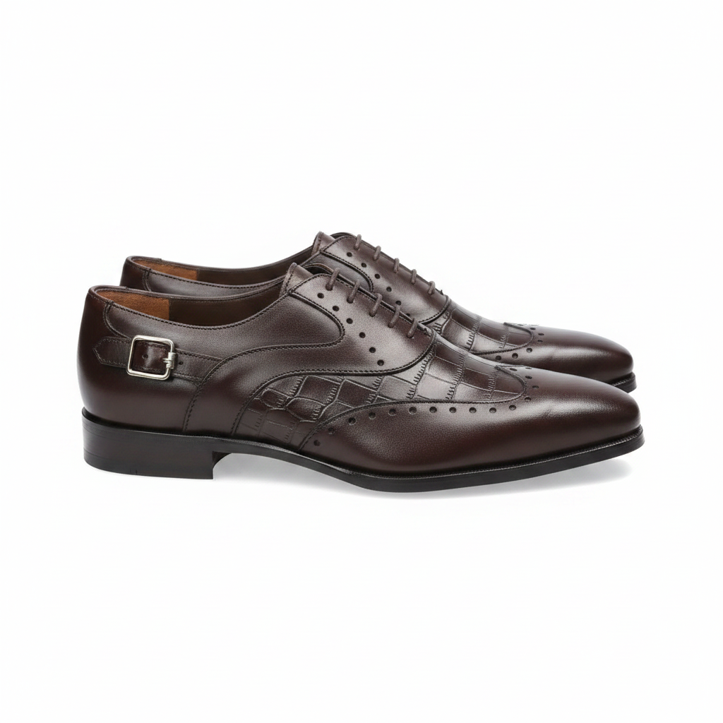 Brogue monk-strap brun chocolat wingtip croco vamp boucle argentée vue latérale fond blanc pur format carré
